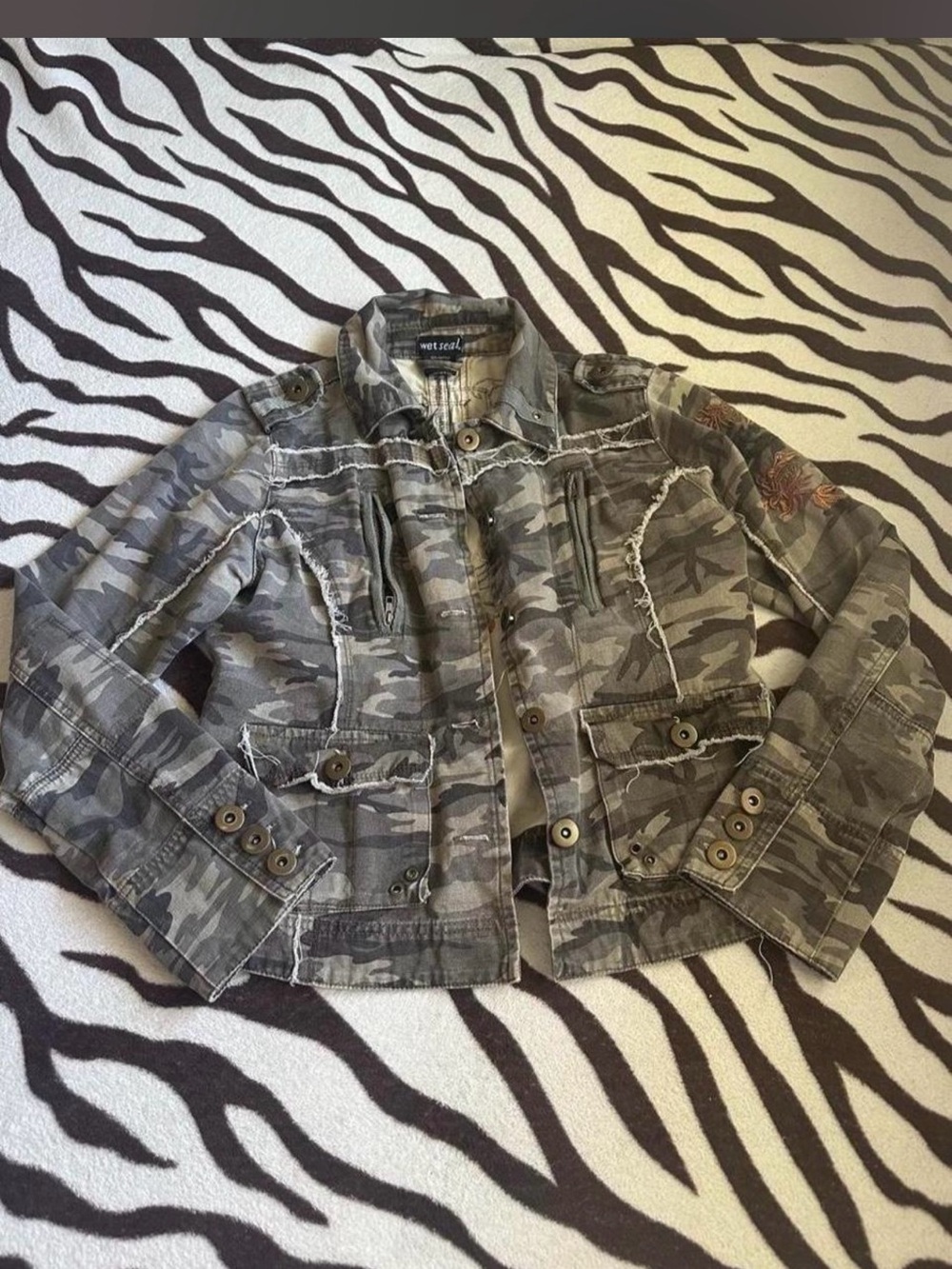 Vintage wet seal jacket with embroidery